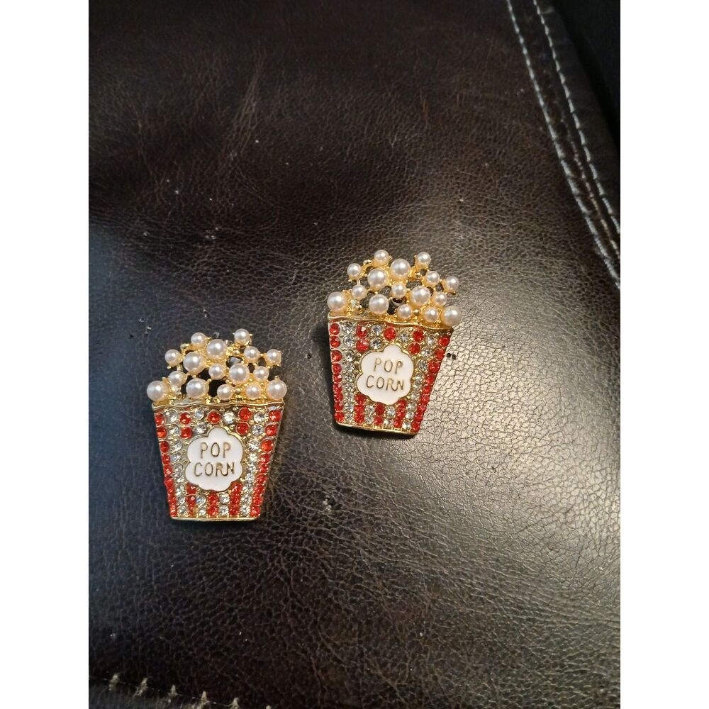 Popcorn Earrings in a Tub with Crystals and Pearls - Picture 4 of 6